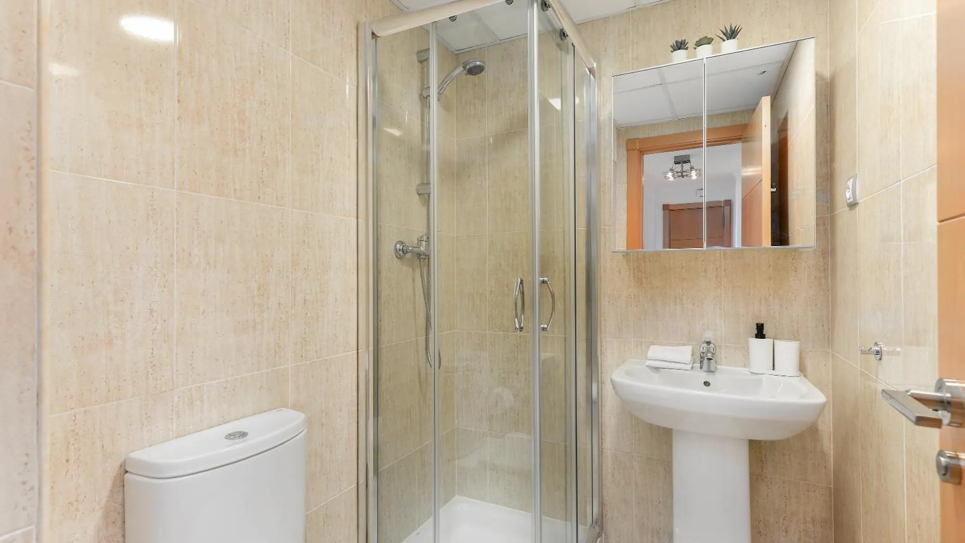 Casa Beau Bella 2-Bedroom Apartment At Residencial Duquesa Manilva Spanyolország
