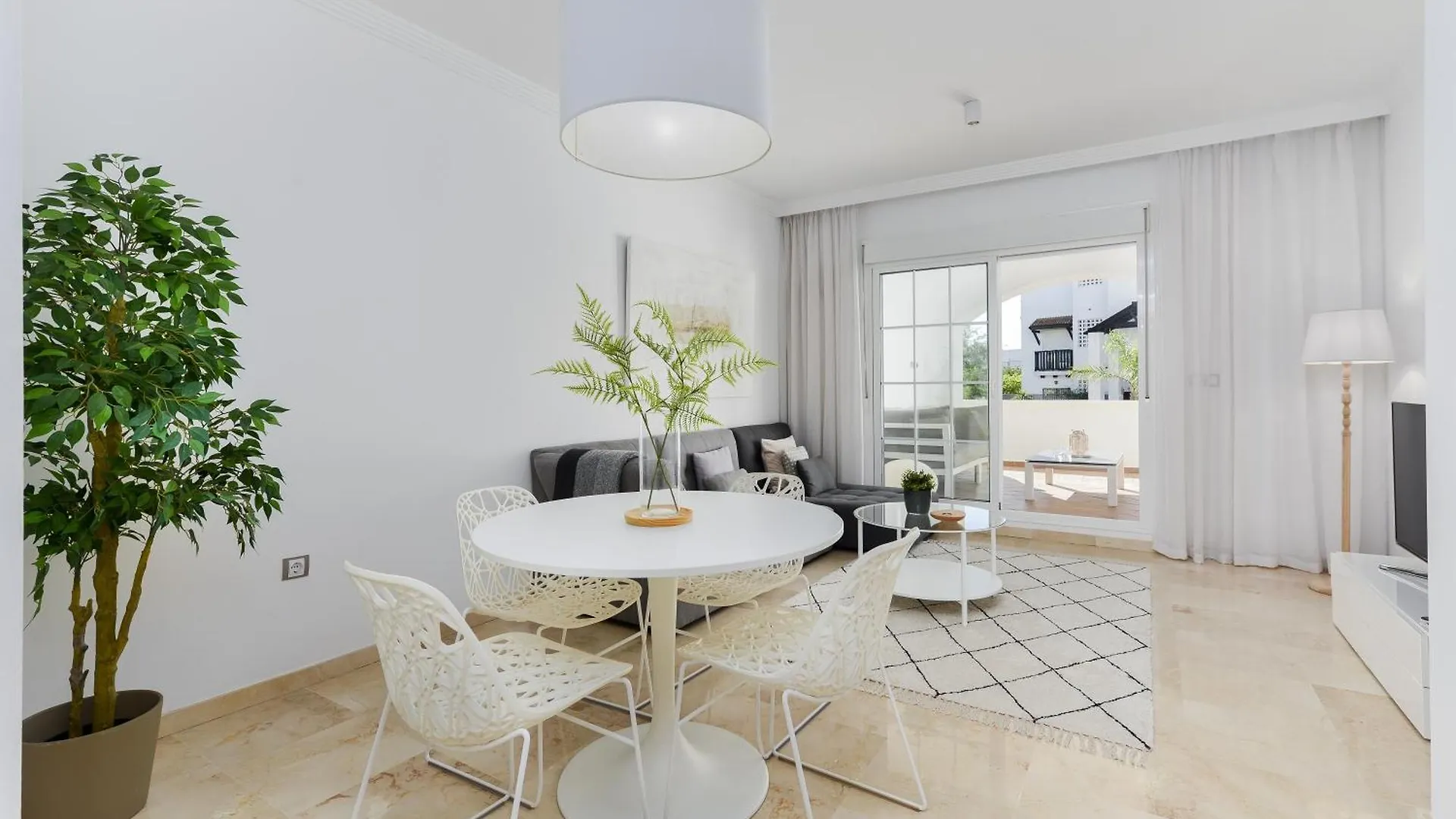 Casa Beau Bella 2-Bedroom Apartment At Residencial Duquesa Manilva